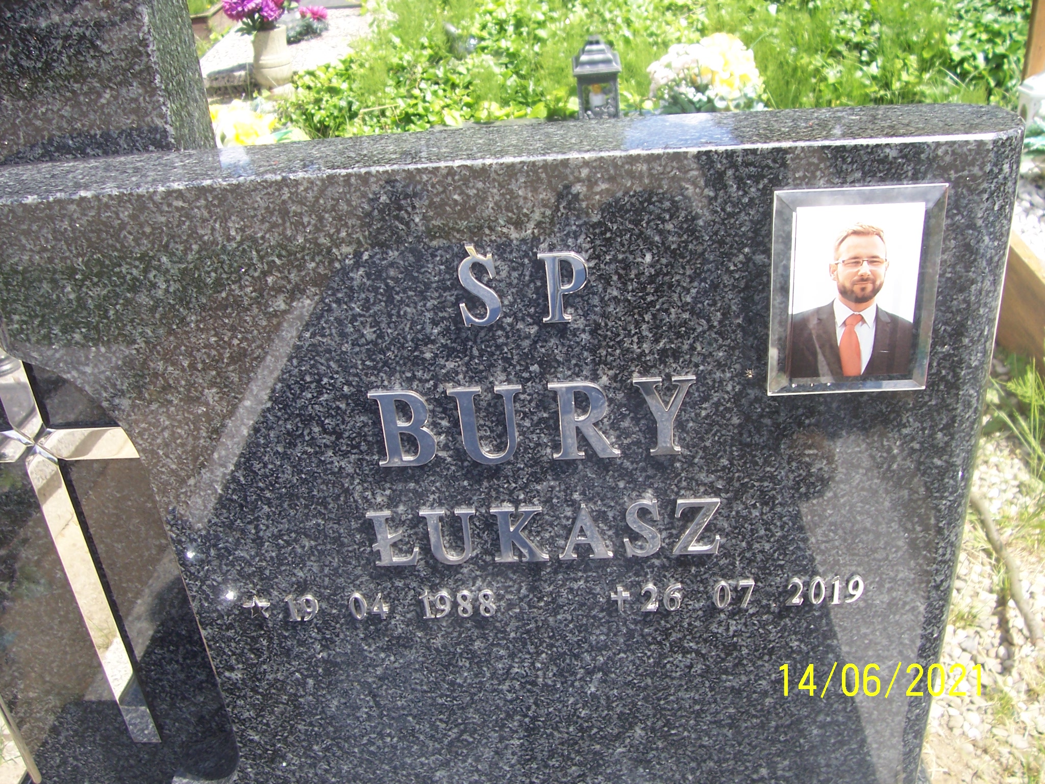 Grób Łukasz Bury