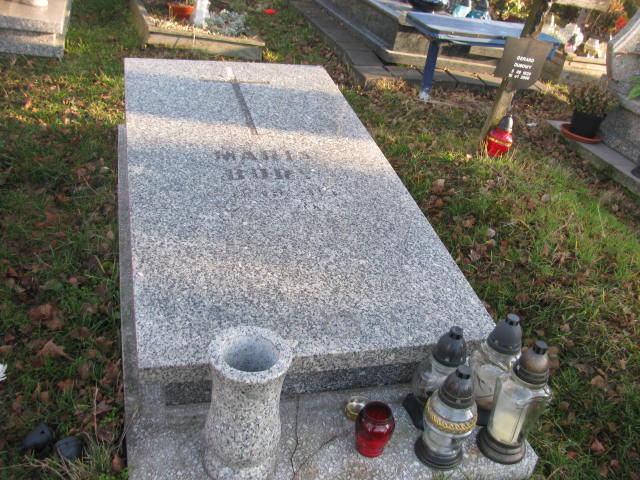 Grób Maria Bury
