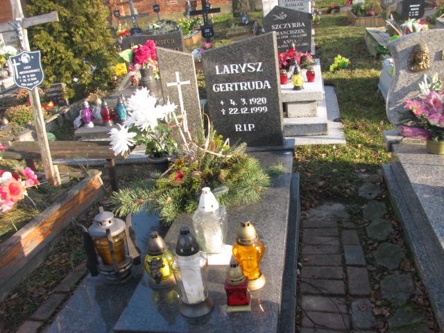 Grób Gertruda Larysz