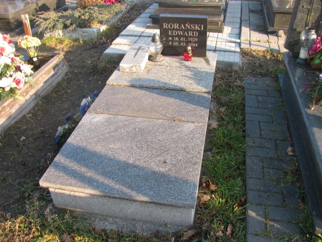 Grób Edward Rorański