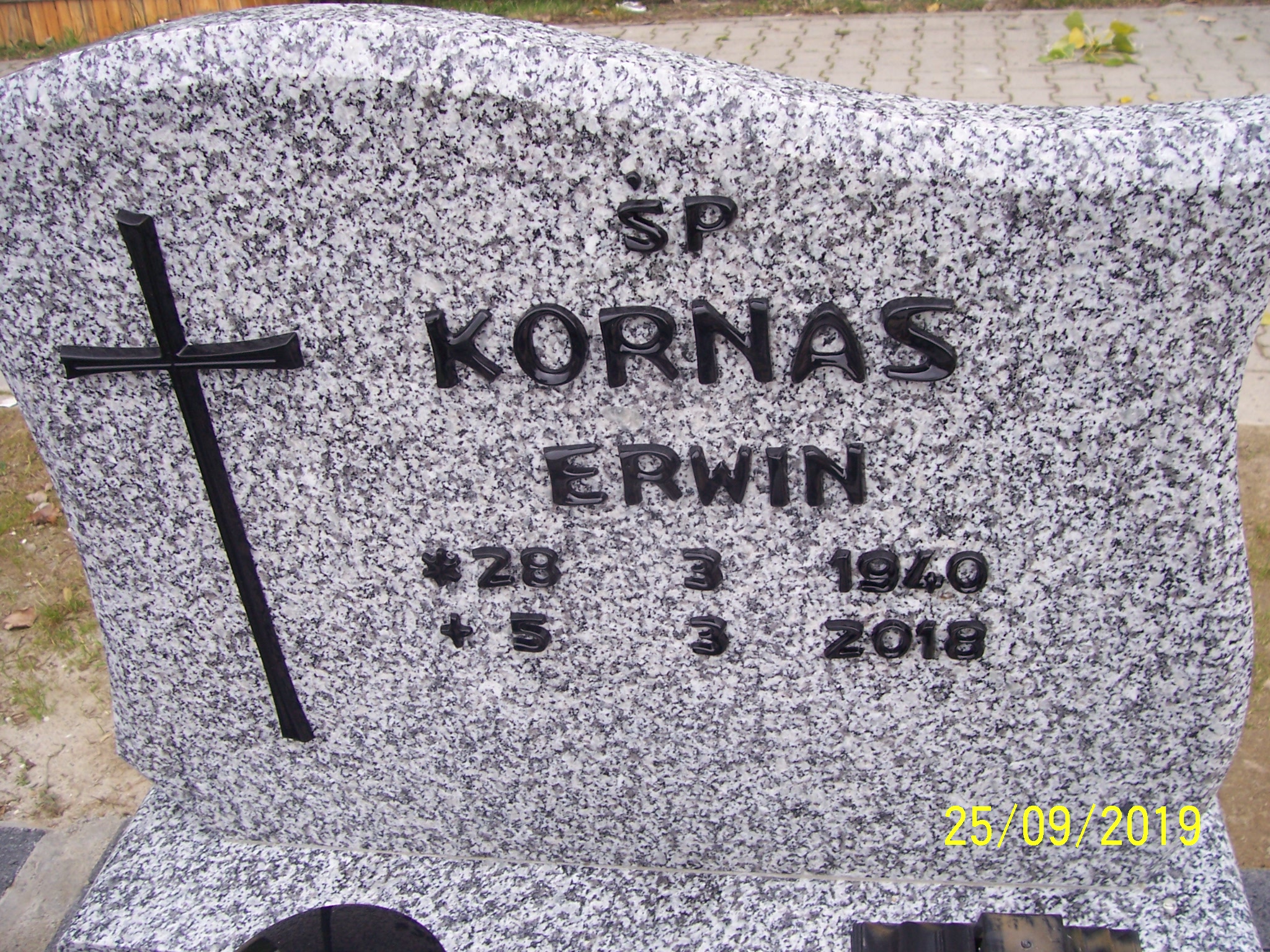 Grób Erwin Kornas