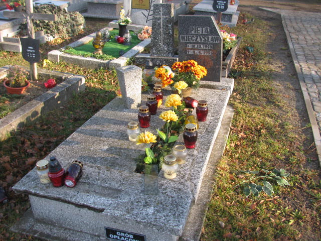 Grób Mieczysław Pięta