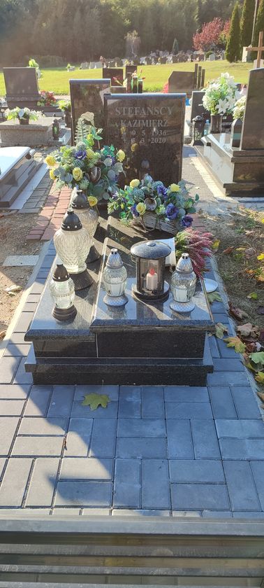 Grób Kazimierz Stefański