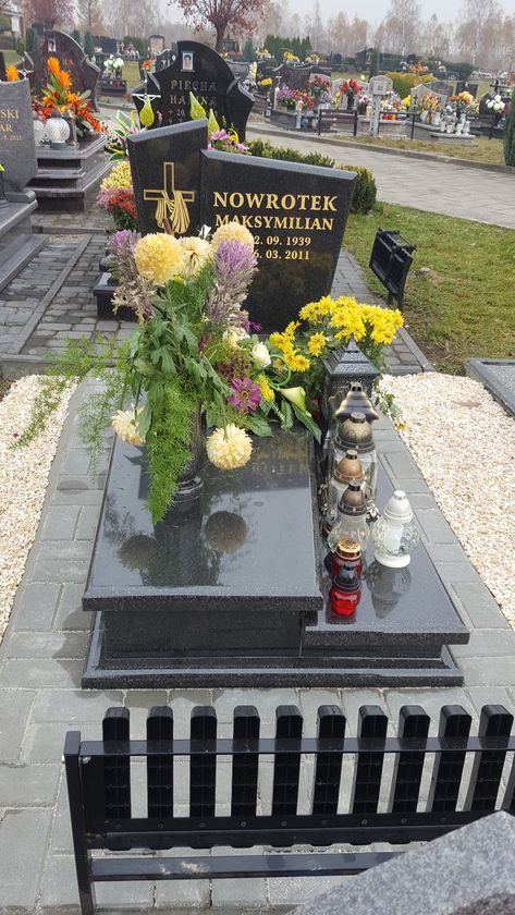 Grób Maksymilian Nowrotek