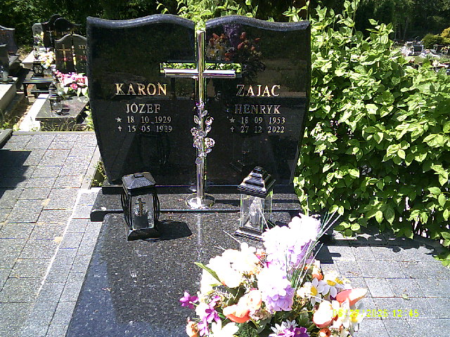 Grób Józef Karoń