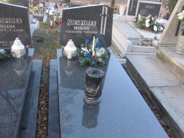 Grób Marian Niesporek